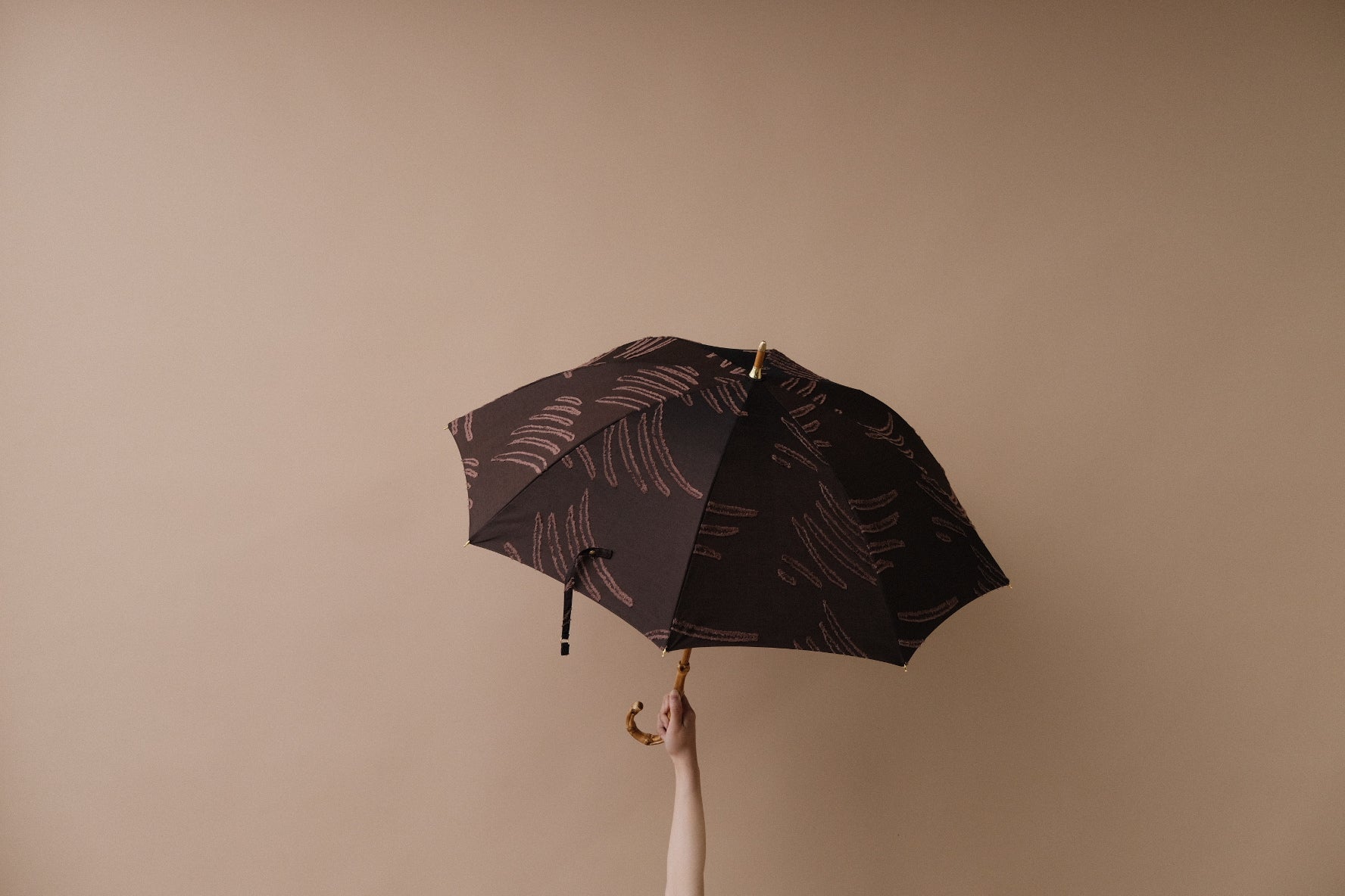 【新品未使用】hatsutoki fog 晴雨兼用折り畳み傘（スモークイエロー） 日傘, 日本製, 折畳傘, パラソル, コットン, ナチュラル