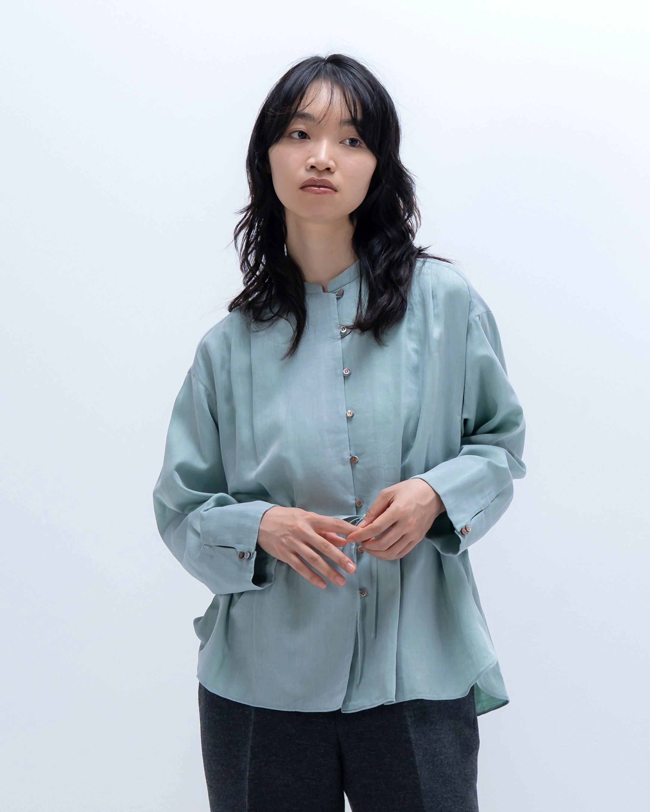 柔らかく空気をまとう播州織の上質ブラウス【日本製】w-face バンド