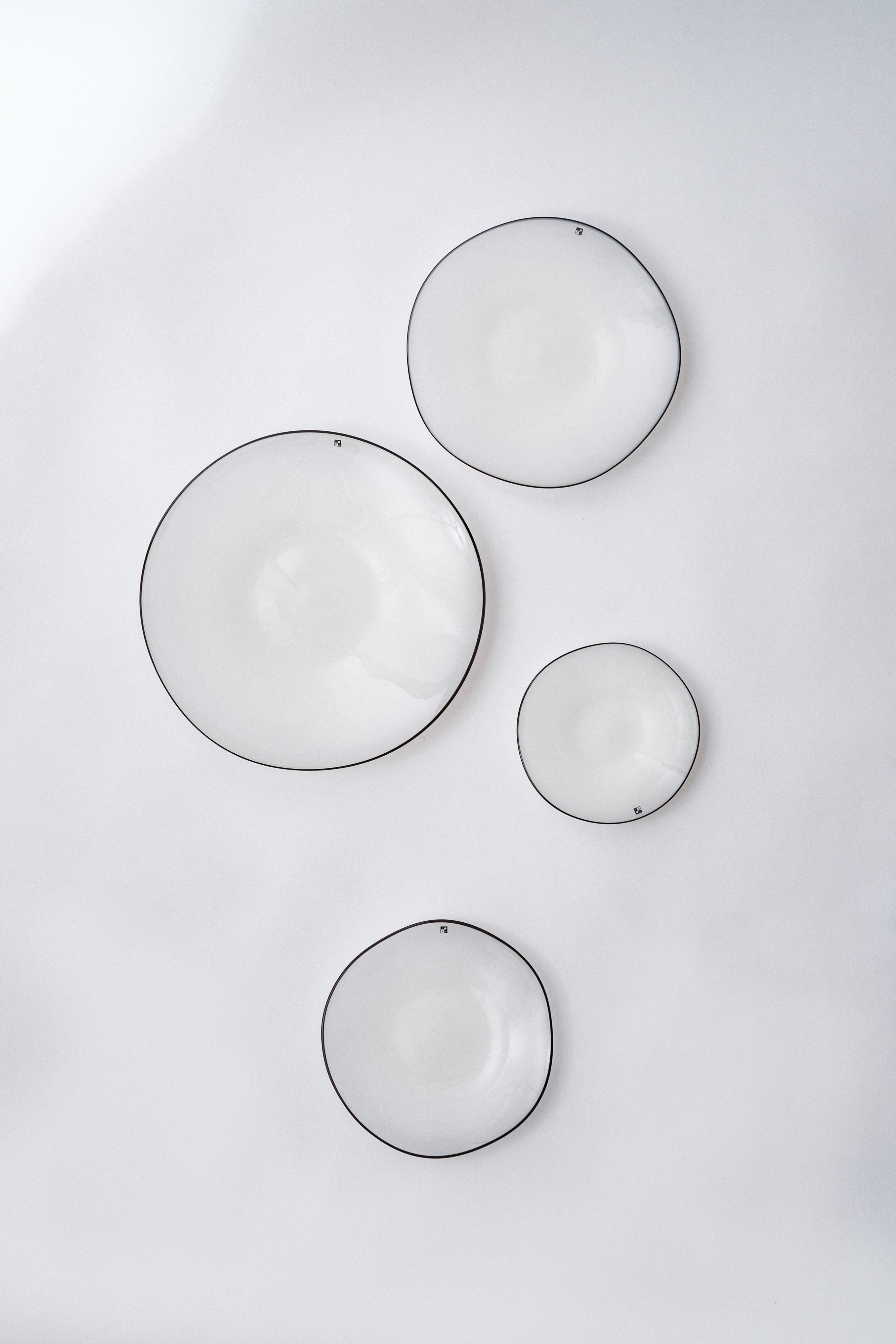 fresco/kasumi plate (アイボリー)|吹きガラスの器|ガラス平皿|ワン