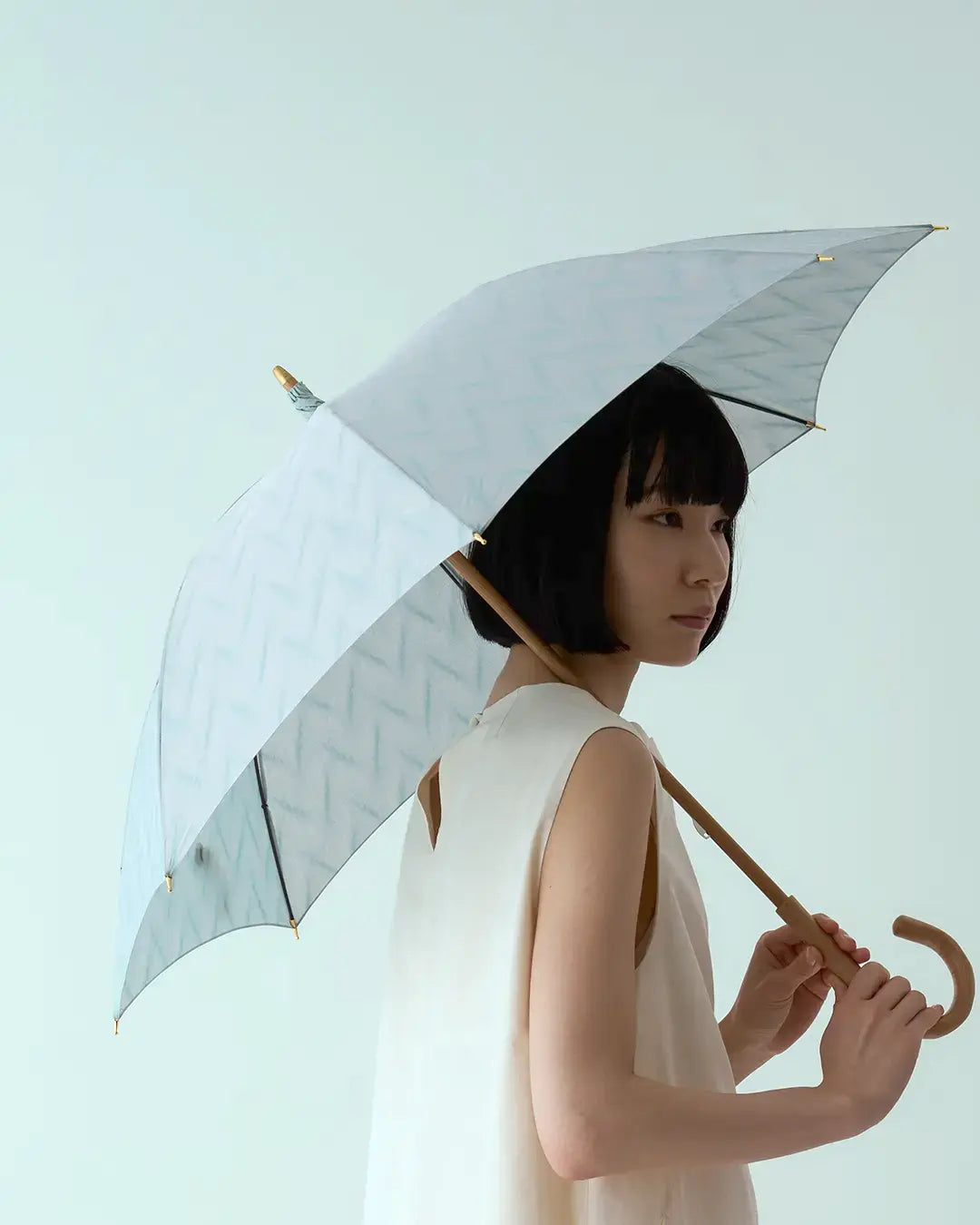 【新品未使用】hatsutoki fog 晴雨兼用折り畳み傘（スモークイエロー） 日傘, 日本製, 折畳傘, パラソル, コットン, ナチュラル