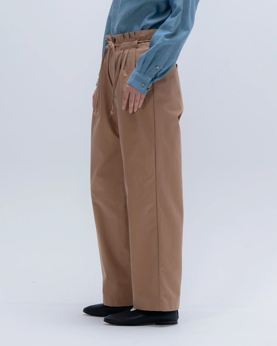 mico gabardineタックパンツ (ベージュ)