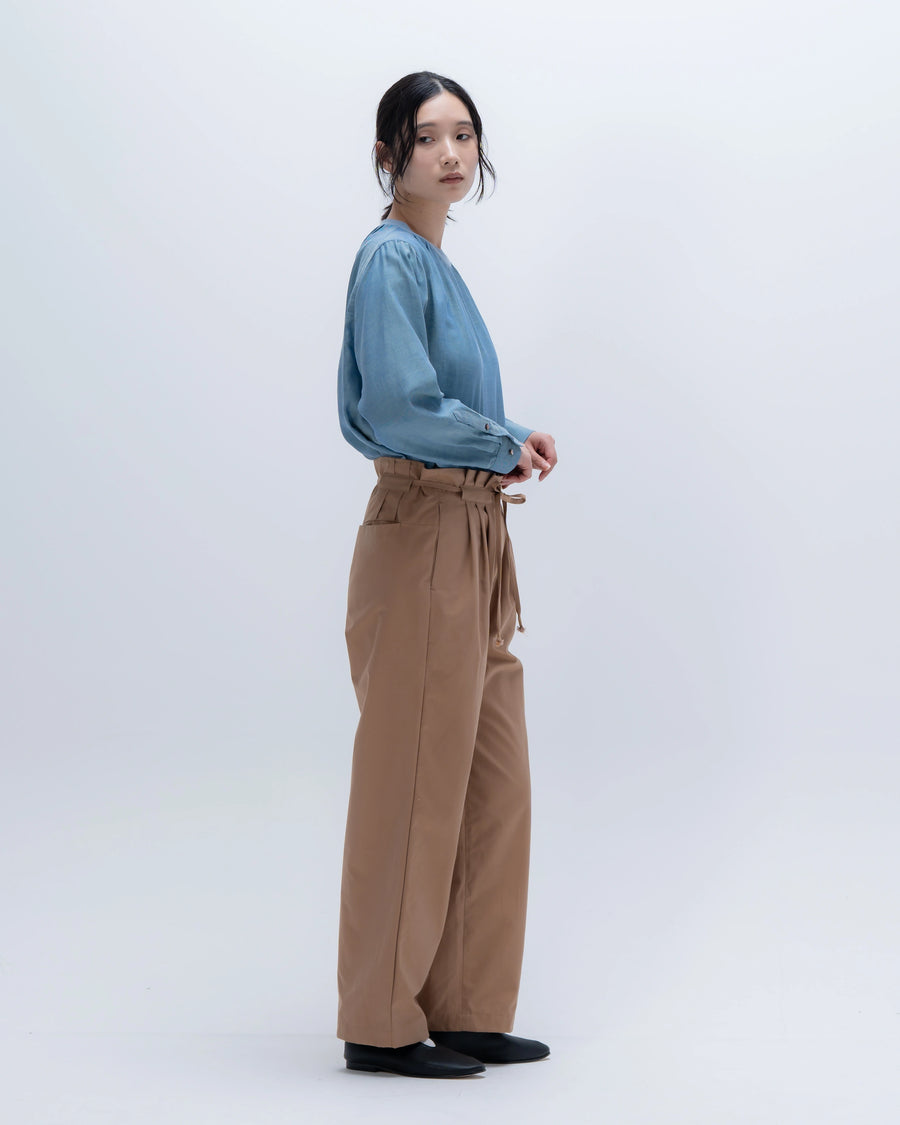 mico gabardineタックパンツ (ベージュ)